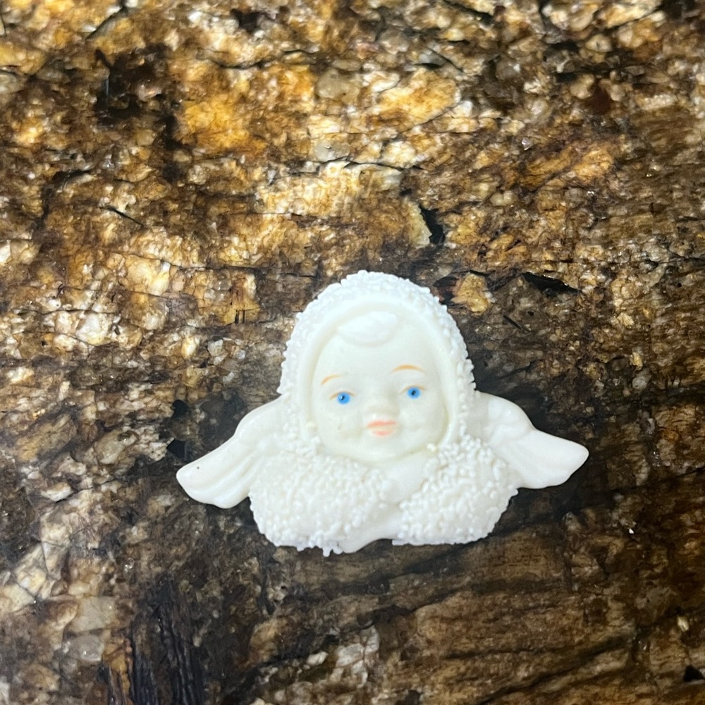 Snow babies 1997 broach pin